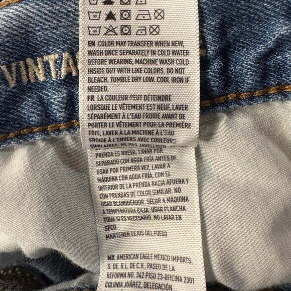 American Eagle SZ 6 Vintage Hi-Rise Cropped Jeans Button-Fly Two-Tone Chewed Hem - Picture 11 of 11